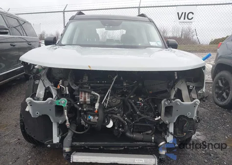 2021 Ford Bronco Sport Outer Banks z USA, uszkodzony, nr VIN 3FMCR9C60MRB12628